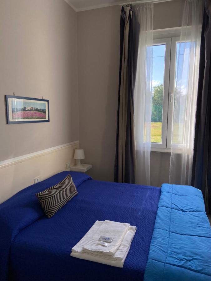 Hotel La Perla Marina di Massa Kültér fotó